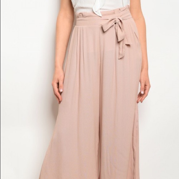 🆕⭐️ Taupe Split Leg Tie Waist Cropped Pants - Picture 5 of 6